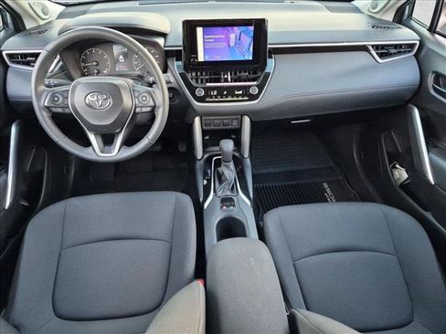Used 2024 Toyota Corolla Cross LE w/ Moonroof Package AWD/4WD image 17