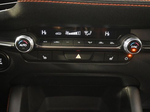 Certified 2025 MAZDA MAZDA3 Carbon image 31