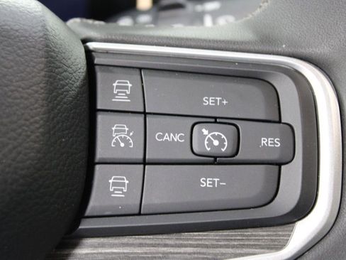 Used 2024 Jeep Wagoneer Series II AWD/4WD image 28
