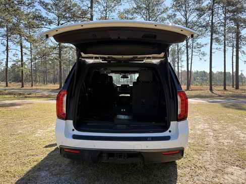 Used 2023 GMC Yukon AT4 image 9