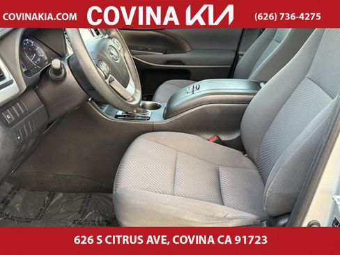 Used 2019 Toyota Highlander LE image 14