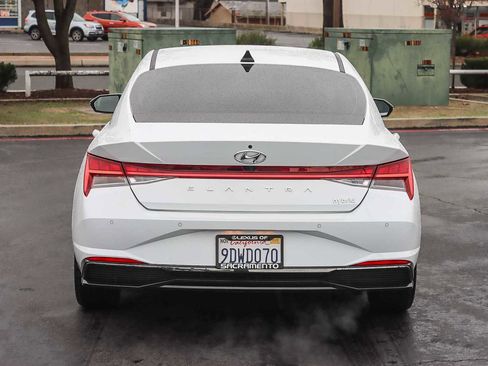 Used 2023 Hyundai Elantra Limited image 3