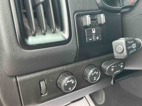 Used 2019 Chevrolet Colorado W/T w/ Custom Special Edition AWD/4WD image 24