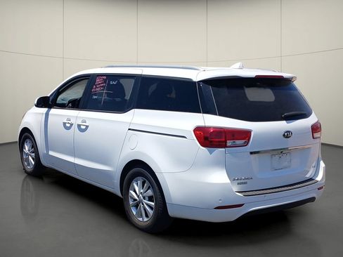 Used 2016 Kia Sedona LX w/ LX Essentials Premium Package FWD image 5