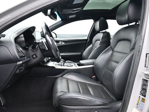 Used 2019 Kia Stinger GT2 image 10
