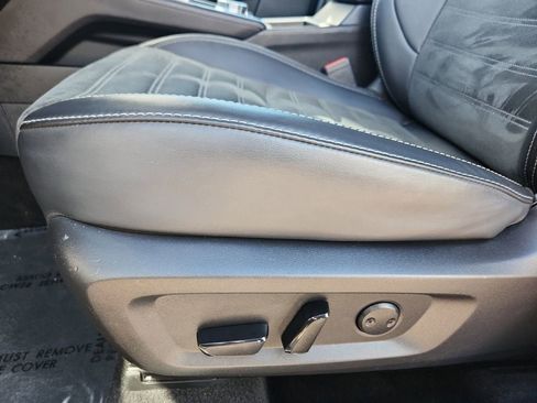 Used 2024 Mitsubishi Outlander SE image 19