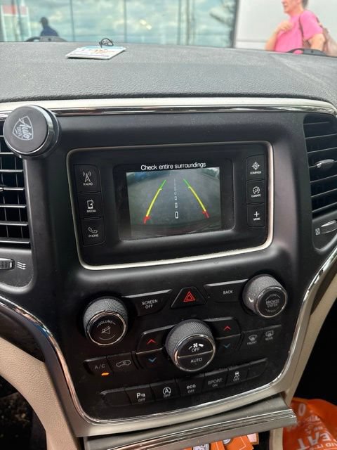 Used 2017 Jeep Grand Cherokee Laredo w/ Quick Order Package 2BE RWD image 49