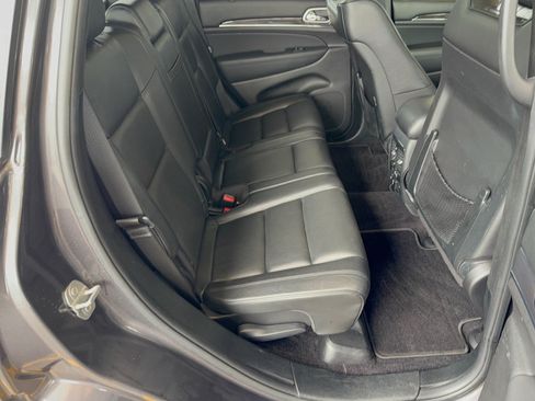 Used 2018 Jeep Grand Cherokee Overland AWD/4WD image 29