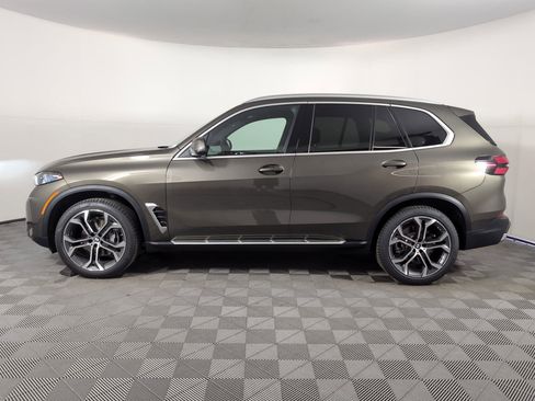 New 2026 BMW X5 sDrive40i image 2