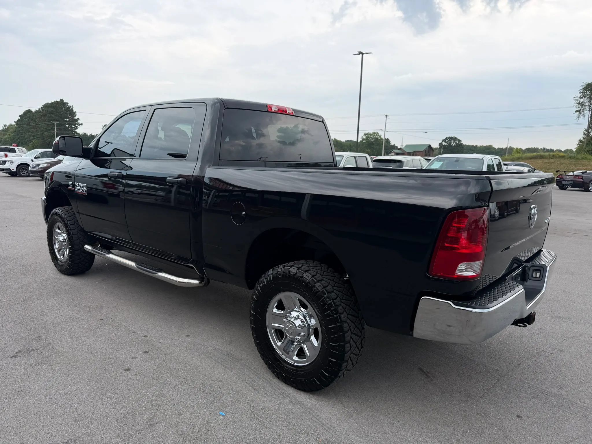 Used 2017 RAM 3500 Tradesman w/ Chrome Appearance Group AWD/4WD image 3