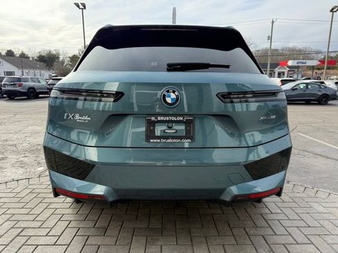 Used 2022 BMW iX xDrive50 w/ Premium Package image 9