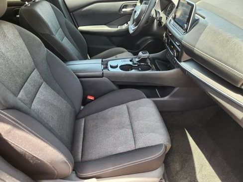 Used 2024 Nissan Rogue SV AWD/4WD image 13