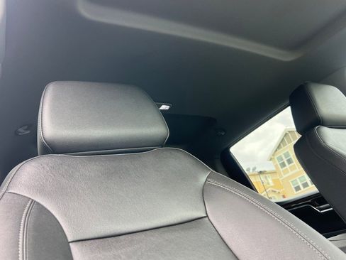 Used 2022 Chevrolet Silverado 1500 LT Trail Boss w/ LT Trail Boss Premium Package image 16