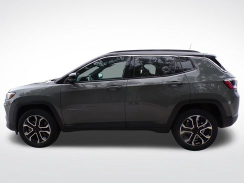 Used 2024 Jeep Compass Limited AWD/4WD image 2