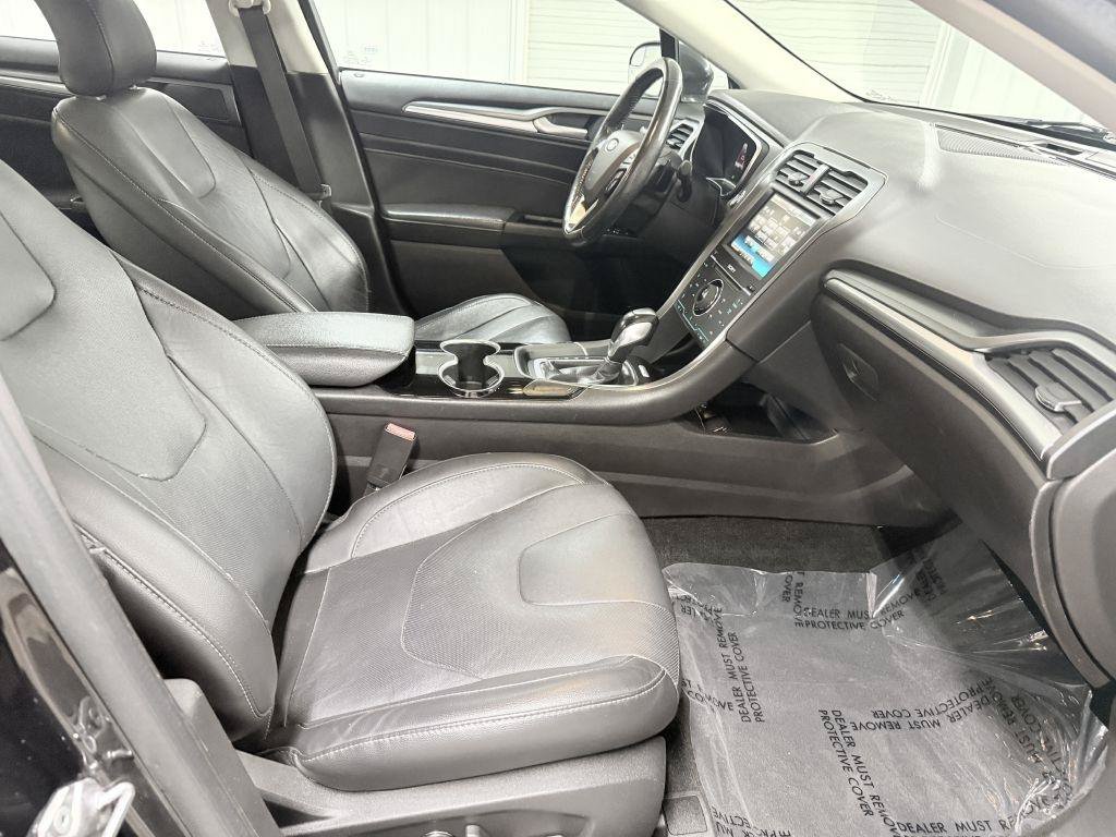 Used 2015 Ford Fusion Titanium FWD image 31