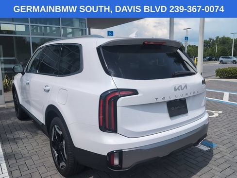 Used 2025 Kia Telluride EX w/ EX Captain's Chair Package AWD/4WD image 7