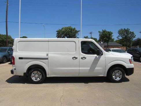 Used 2019 Nissan NV 2500 SV image 6