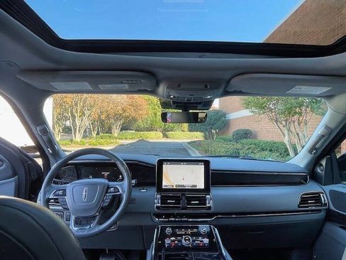 Used 2020 Lincoln Navigator L Reserve image 30