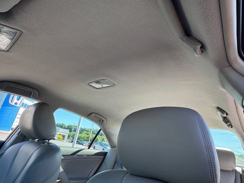 Used 2009 Toyota Camry FWD image 16