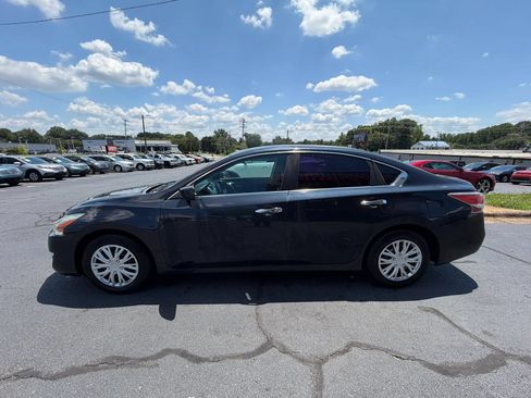 Used 2015 Nissan Altima 2.5 S w/ Power Driver Seat Package FWD image 4