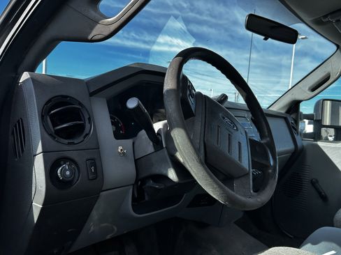 Used 2012 Ford F450 XL image 9