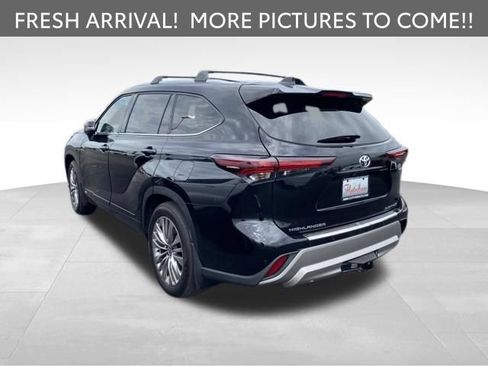 Certified 2026 Toyota Highlander Platinum AWD/4WD image 7
