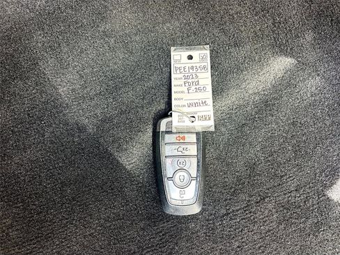 Used 2023 Ford F250 Lariat w/ Chrome Package image 38