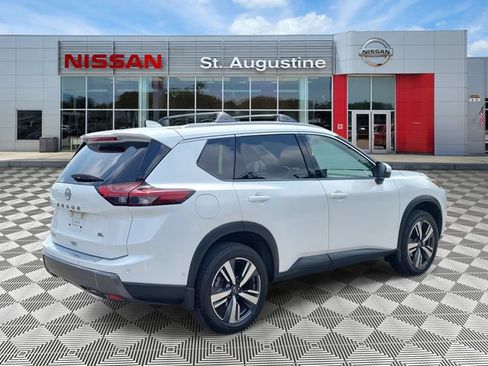 Certified 2025 Nissan Rogue SL w/ SL Premium Package FWD image 2