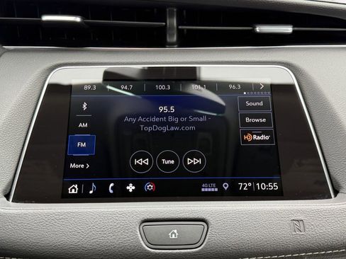 Used 2019 Cadillac XT4 Luxury w/ Cold Weather Package FWD image 14