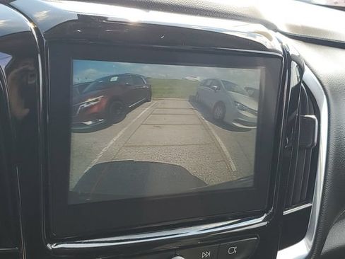 Used 2018 Chevrolet Traverse LT w/ LPO, Floor Liner Package AWD/4WD image 18