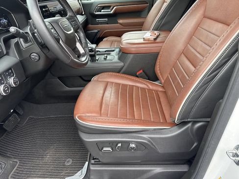 Used 2024 GMC Sierra 1500 Denali Ultimate AWD/4WD image 9