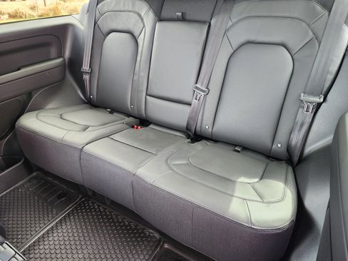 New 2026 Land Rover Defender 90 V8 image 31