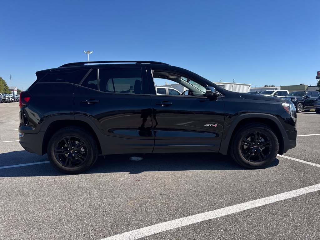 Used 2022 GMC Terrain AT4 w/ LPO, Floor Liner Package AWD/4WD image 9