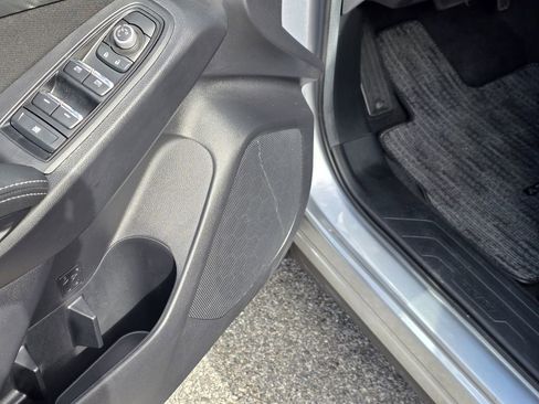 Used 2024 Subaru Ascent Premium w/ Convenience Package image 18