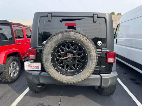 Used 2017 Jeep Wrangler Unlimited Sport w/ Connectivity Group AWD/4WD image 5