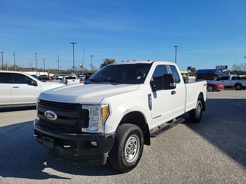 Used 2019 Ford F250 XL w/ XL Value Package image 4
