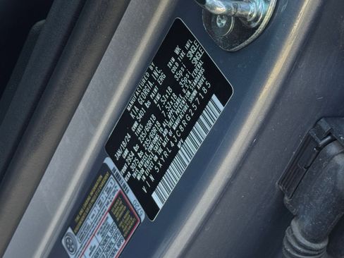 Used 2024 Kia Sorento S FWD image 32