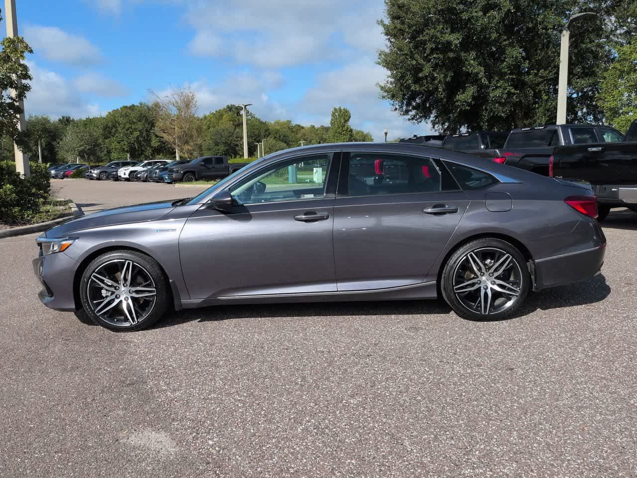 Used 2022 Honda Accord Touring image 3