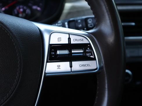 Used 2020 Kia Telluride SX w/ Towing Package FWD image 17