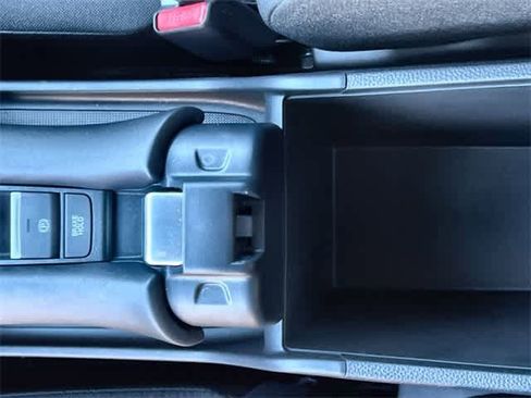 Certified 2025 Honda HR-V Sport image 27