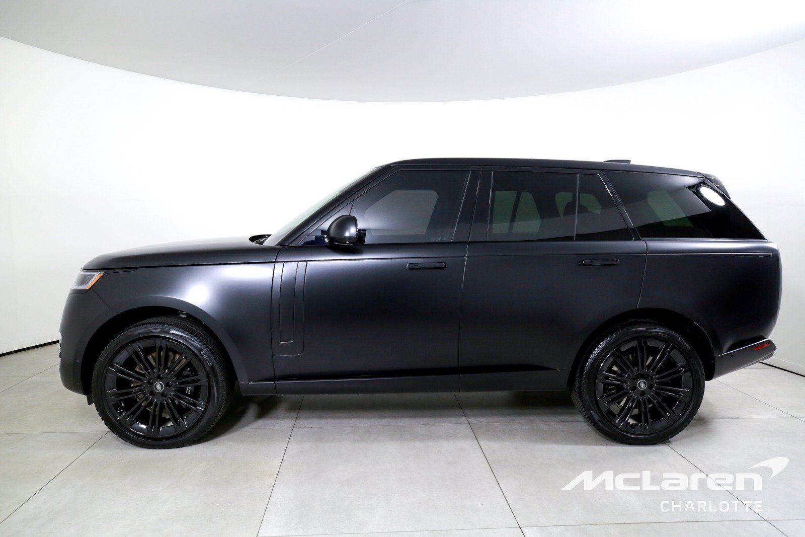 Used 2024 Land Rover Range Rover SE AWD/4WD image 5