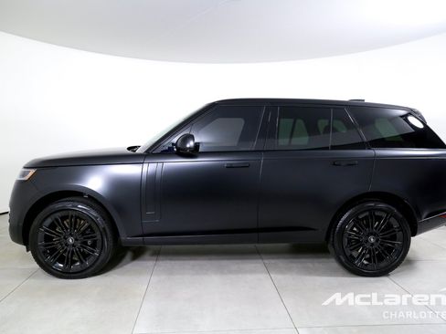 Used 2024 Land Rover Range Rover SE AWD/4WD image 5
