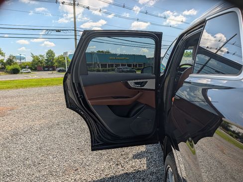 Used 2018 Audi Q7 2.0T Premium Plus AWD/4WD image 11