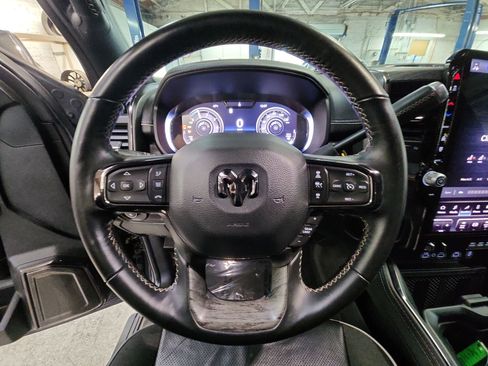 Used 2025 RAM 3500 Limited image 11