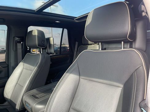 Used 2023 Chevrolet Tahoe Premier w/ Advanced Technology Package AWD/4WD image 8