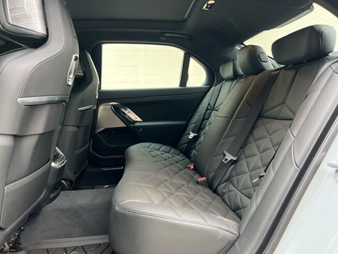 Used 2025 BMW 740i xDrive w/ Premium Package image 16