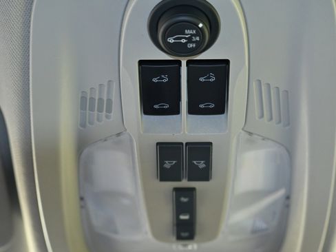 Used 2017 Chevrolet Equinox Premier w/ Enhanced Convenience Package image 10