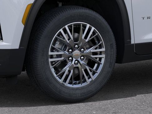 New 2026 Chevrolet Traverse LT w/ Driver Confidence Package FWD image 9