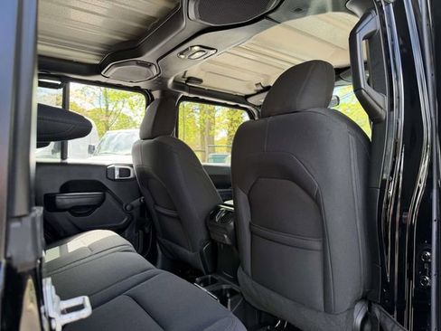 Used 2022 Jeep Wrangler Unlimited Sport AWD/4WD image 16