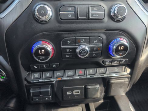Used 2021 GMC Sierra 2500 Denali w/ Denali Ultimate Package AWD/4WD image 31